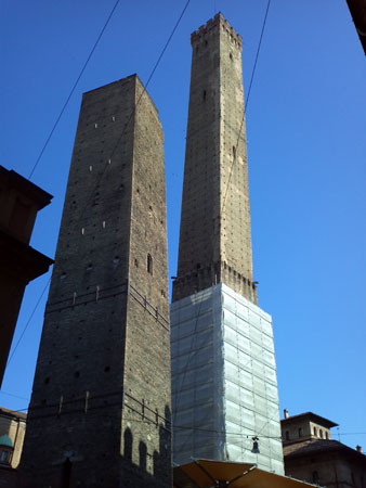 Bologna - Turnurile Garisenda si Asinelli