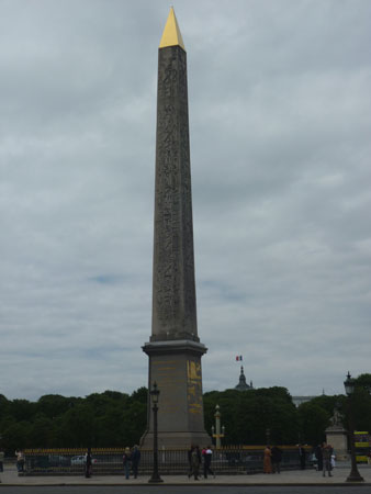 Place de la Concorde Obeliscul din Luxor