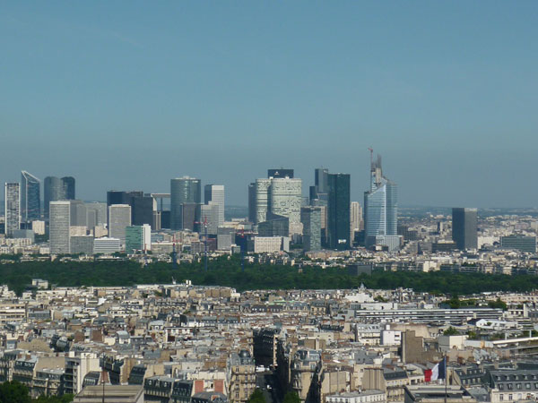 La Defense vedere de la nivelul 2 al Turnului Eiffel