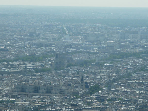 Notre Dame vedere din varful Turnului Eiffel