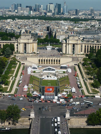 Palatul Chaillot vedere de la nivelul 2 al Turnului Eiffel