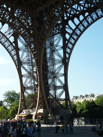 Turnul Eiffel piciorul sudic